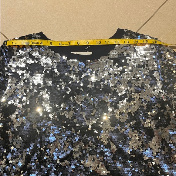 Two by Vince Camuto size Sequins all over - Picture 8 of 10